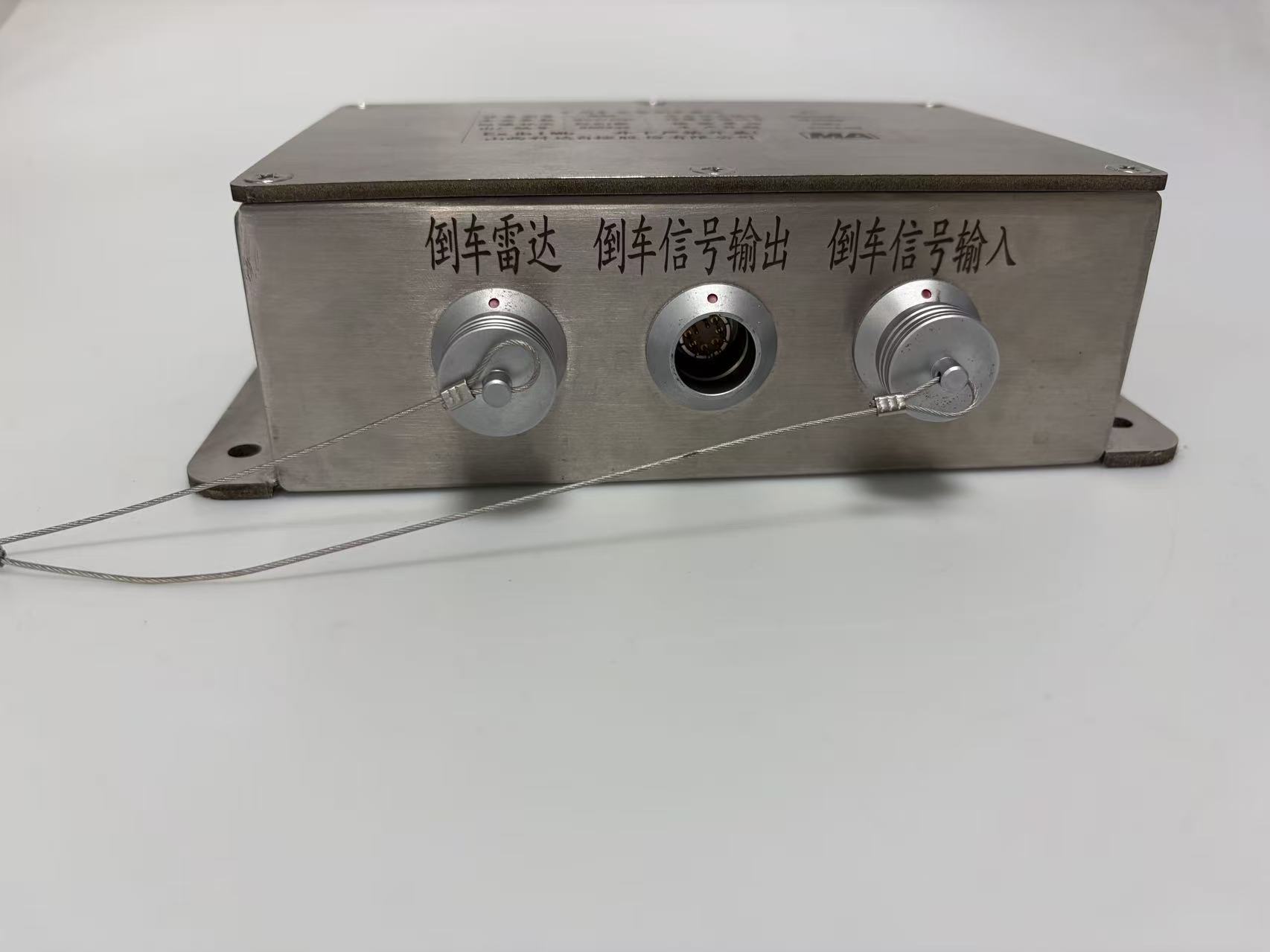 矿用倒车雷达连接器怎么选？MOCO推拉自锁+同轴连接器组合方案